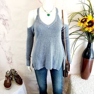 American Eagle Outfitters cold shoulder v neck sweater